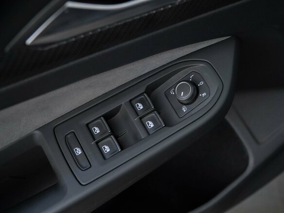 2021 Volkswagen Golf R VIII, чёрный, 5199077 рублей - вид 15