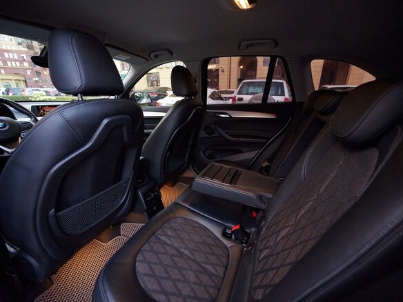 2015 BMW X1 20i xDrive II (F48), белый, 2140000 рублей - вид 27