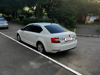 2018 Skoda Octavia III (A7) Рестайлинг, белый, 1440000 рублей, вид 3