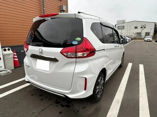2023 Honda Freed II Рестайлинг, белый, 1590000 рублей, вид 4