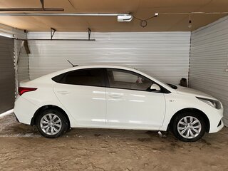 2018 Hyundai Solaris II, белый, 1200000 рублей, вид 2