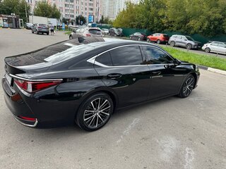 2021 Lexus ES 250 VII Рестайлинг, чёрный, 4350000 рублей, вид 4