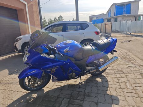 2002 Honda CBR 1100 XX, синий, 370000 рублей, вид 2