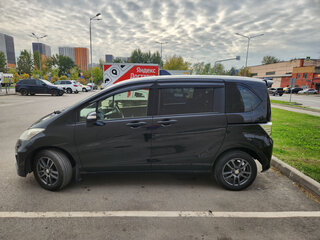 2015 Honda Freed I Рестайлинг 2, чёрный, 1250000 рублей, вид 4