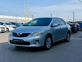 2010 Toyota Corolla X (E140, E150) Рестайлинг, серебристый, 949990 рублей, вид 3