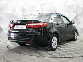 2013 Kia Rio 5-speed III, чёрный, 865000 рублей, вид 5