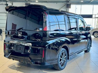 2017 Honda Stepwgn V Рестайлинг, чёрный, 1849000 рублей, вид 4