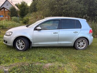 2011 Volkswagen Golf VI, серебристый, 450000 рублей, вид 4