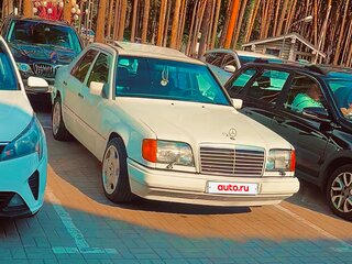 1993 Mercedes-Benz E-Класс 220 I (W124), белый, 560000 рублей, вид 5