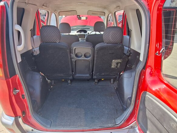 2002 Toyota FunCargo, красный, 500000 рублей - вид 12