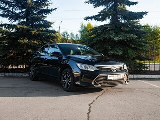 2015 Toyota Camry VII (XV50) Рестайлинг, чёрный, 1870000 рублей, вид 1