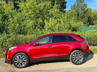 2021 Cadillac XT5 I Рестайлинг, красный, 3500000 рублей, вид 3