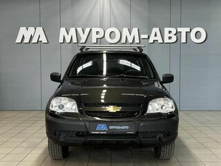 2017 Chevrolet Niva I Рестайлинг, зелёный, 750000 рублей, вид 3