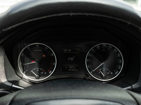 2012 Skoda Octavia II (A5) Рестайлинг, белый, 725000 рублей - вид 18