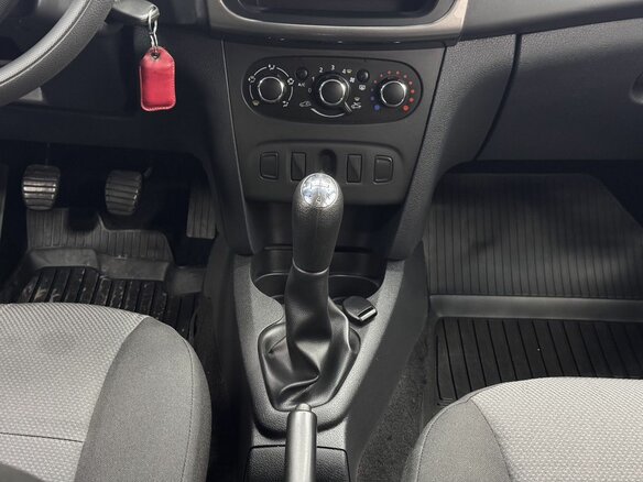 2016 Renault Logan II, белый, 690000 рублей - вид 13