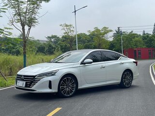 2022 Nissan Altima VI (L34) Рестайлинг, белый, 1480000 рублей, вид 1
