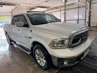 2017 Ram 1500 Quad Cab IV (DS/DJ), белый, 3900000 рублей, вид 2