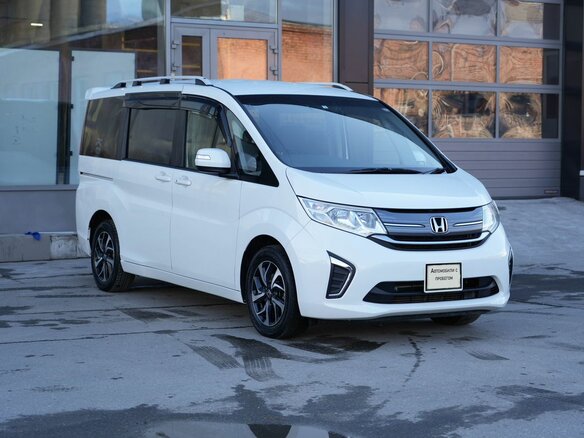 2016 Honda Stepwgn Spada V, белый, 1660000 рублей - вид 2