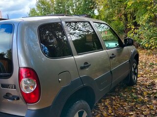 2018 Chevrolet Niva I Рестайлинг, серый, 740000 рублей, вид 2