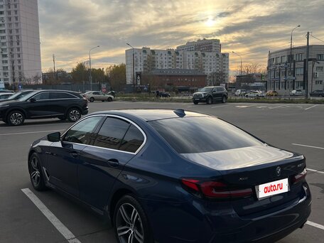 2021 BMW 5 серии 530i xDrive VII (G30/G31/G38) Рестайлинг, синий, 5199999 рублей, вид 5