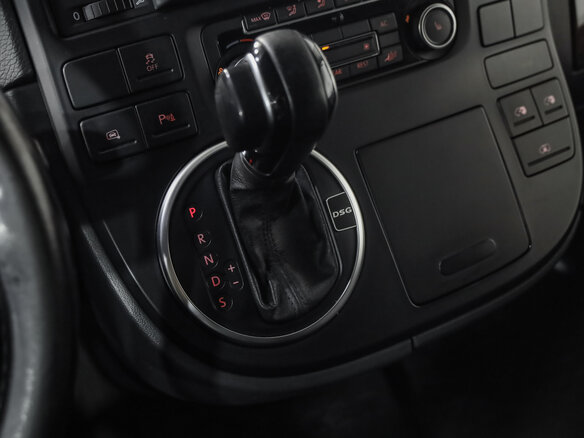 2011 Volkswagen Multivan Long T5 Рестайлинг, коричневый, 1935000 рублей - вид 16