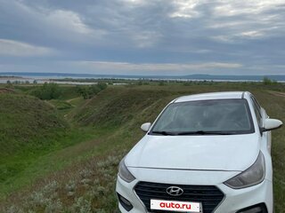 2019 Hyundai Solaris II, белый, 850000 рублей, вид 2