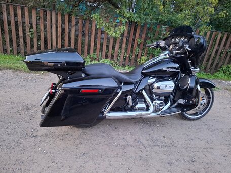 2017 Harley-Davidson Street Glide, чёрный, 1250000 рублей, вид 2