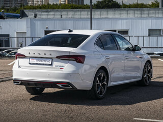 2022 Skoda Octavia IV (A8), белый, 2487000 рублей, вид 5
