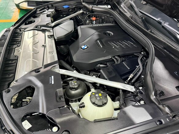 2025 BMW X4 20i II (G02) Рестайлинг, серый - вид 18