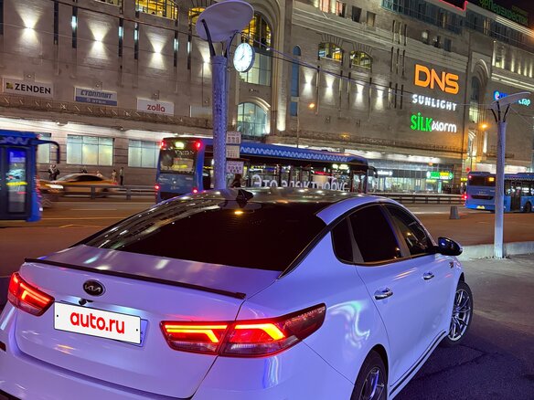 2019 Kia Optima IV Рестайлинг, белый, 1850000 рублей - вид 4