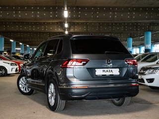 2021 Volkswagen Tiguan II Рестайлинг, серый, 2589000 рублей, вид 4
