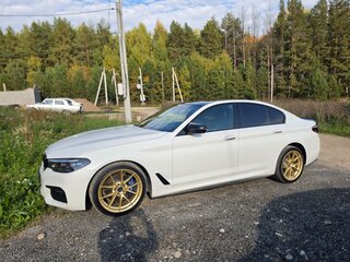 2018 BMW 5 серии 530i xDrive VII (G30/G31/G38), белый, 3090000 рублей, вид 4