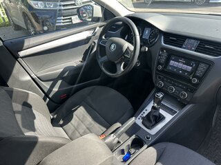 2015 Skoda Octavia III (A7), белый, 1699000 рублей, вид 2
