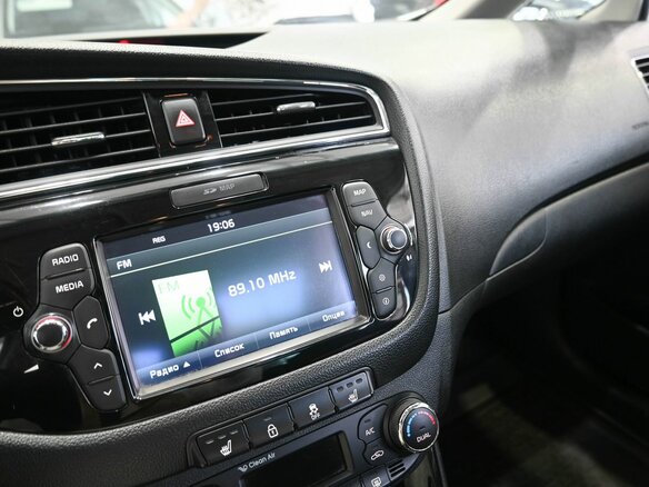 2016 Kia Ceed II Рестайлинг, серебристый, 1294900 рублей - вид 21