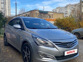 2016 Hyundai Solaris I Рестайлинг, серебристый, 770000 рублей, вид 3