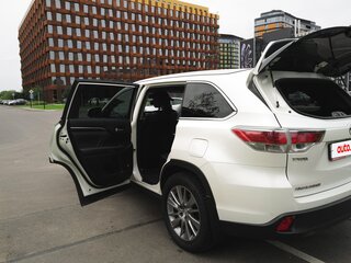 2014 Toyota Highlander III (XU50), белый, 3600000 рублей, вид 4