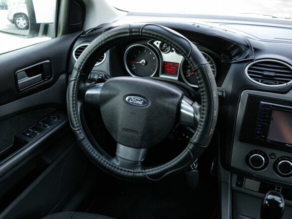 2009 Ford Focus II Рестайлинг, белый - вид 21