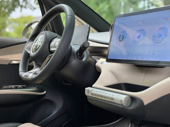 2024 BYD Dolphin 44.9 kWh I, белый, 1630000 рублей - вид 16
