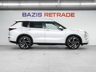 2023 Mitsubishi Outlander IV, белый, 3489000 рублей, вид 4