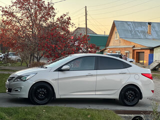 2015 Hyundai Solaris I Рестайлинг, бежевый, 950000 рублей, вид 4