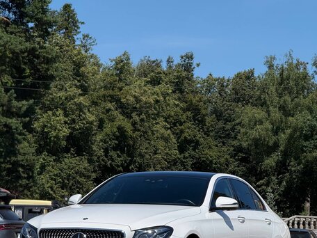 2020 Mercedes-Benz E-Класс 350 V (W213, S213, C238), белый, 4100000 рублей, вид 2