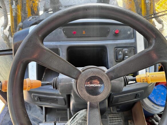 2010 Hidromek HMK 102S, жёлтый, 3900000 рублей - вид 5