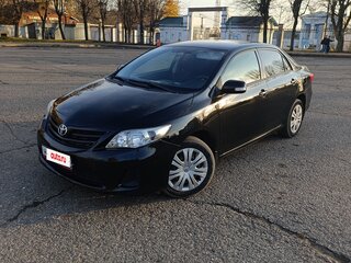 2011 Toyota Corolla X (E140, E150) Рестайлинг, чёрный, 990000 рублей, вид 1