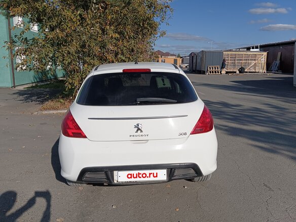 2011 Peugeot 308 I Рестайлинг, белый - вид 3