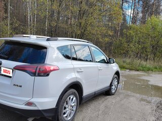 2016 Toyota RAV4 IV (XA40) Рестайлинг, белый, 2450000 рублей, вид 5