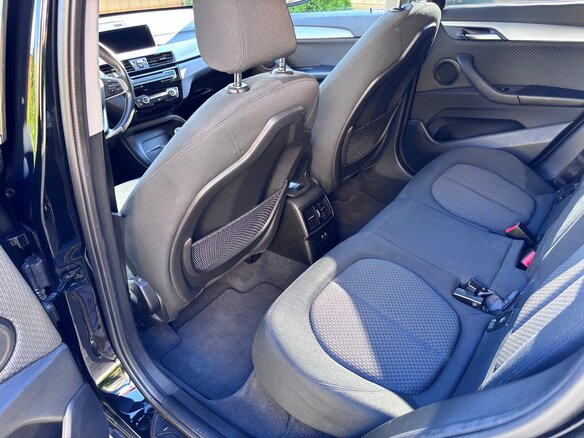 2021 BMW X1 18i sDrive II (F48) Рестайлинг, чёрный, 2340000 рублей - вид 7