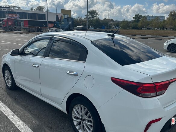 2017 Kia Rio IV, белый, 1450000 рублей - вид 5