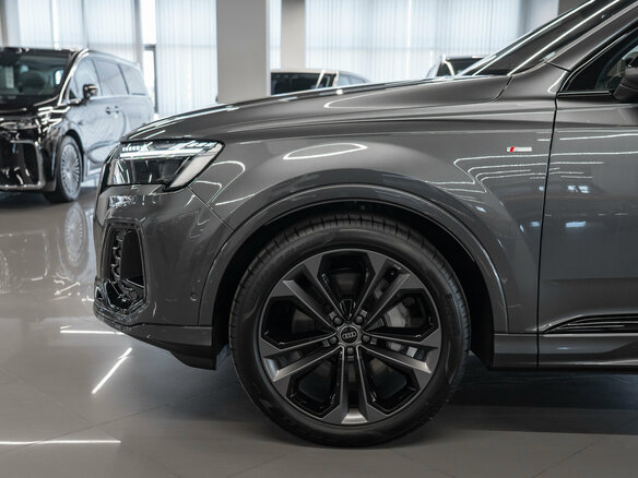 2026 Audi Q7 50 TDI II (4M) Рестайлинг 2, серый, 14670000 рублей - вид 31