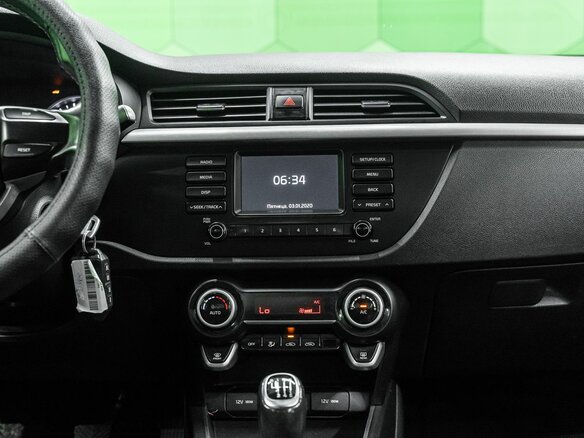 2019 Kia Rio IV, белый - вид 17