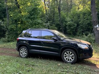 2010 Volkswagen Tiguan I, чёрный, 900000 рублей, вид 4